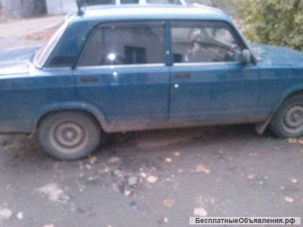 ВАЗ 2107 сине-зеленого цвета