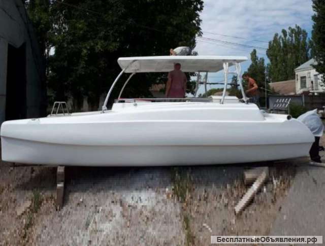 Катамаран Кайман, 8 метров. С площадкой