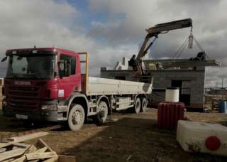 Аренда длинномера с кран-манипуляторной установкой (КМУ)