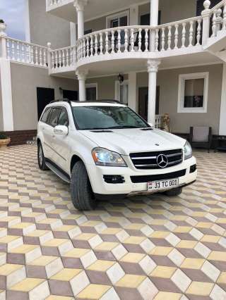 Комфортный внедорожник Mercedes GL450