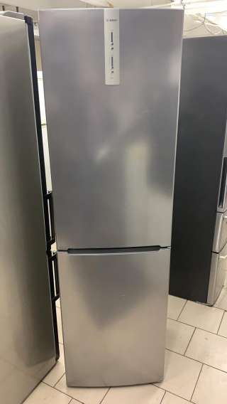 Холодильник б/у Bosch KGN39VL10