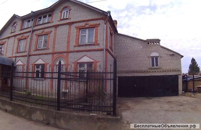 Большой коттедж