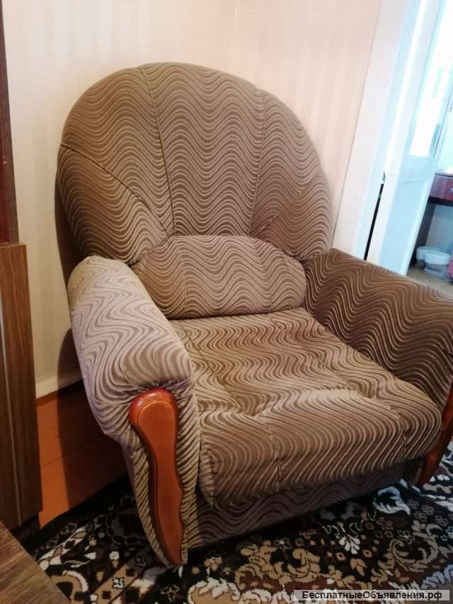 Большое уютное кресло