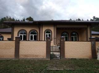 Загородный дом с земельным участком 2697кв.м.