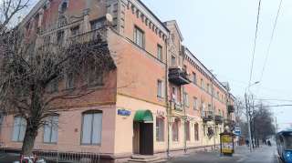 Под торговлю или услуги на первой линии