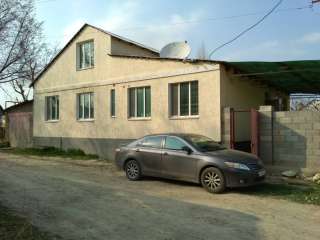 Дом в Ак-Орго, Ахунбаева/ Алты-Бакан, 106м2+54м2 подвал, 5,5сот
