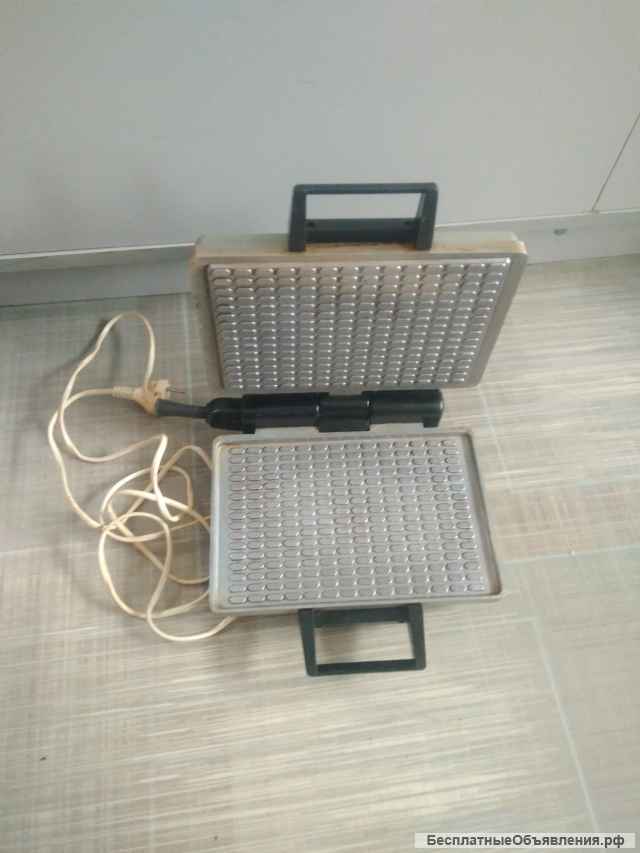 Эл. Вафельница. Пр-ва СССР. Отличное, рабочее состояние.