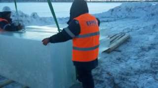 Специалист для заготовки и монтажа ледовых блоков