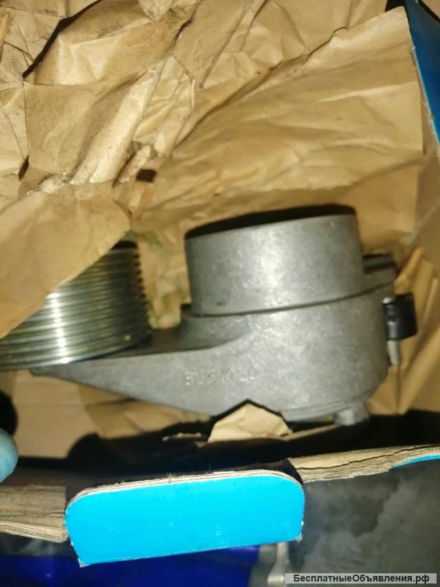 Натяжитель ремня APV1115 Dayco