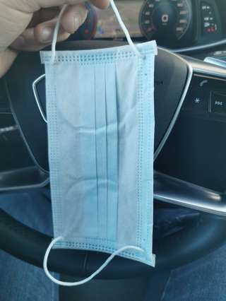 Медицинские маски трёхслойные