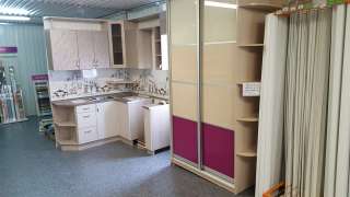 Кухни и шкафы