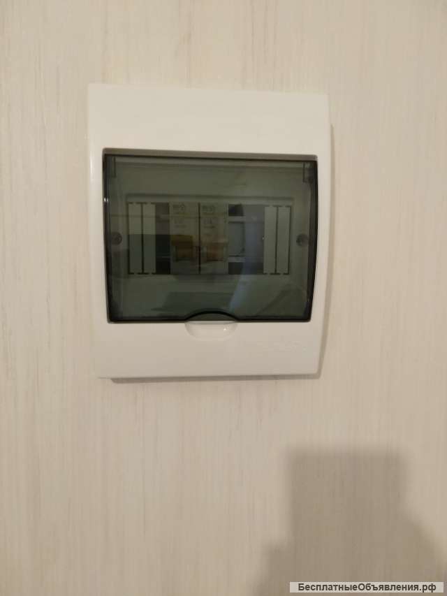 Поклейка обоев, настил линолеума