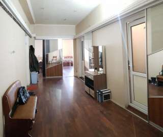 В продаже 3х. комн. квартира в тихом центре в элитном доме.