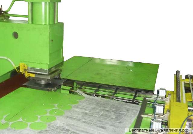 Пресс с ЧПУ для вырубки колец из паронита модели ПГКПФ3