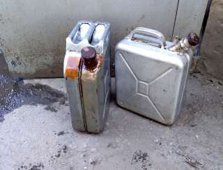 Бензин АИ-92 в двух бу стальных канистрах по 20 литров