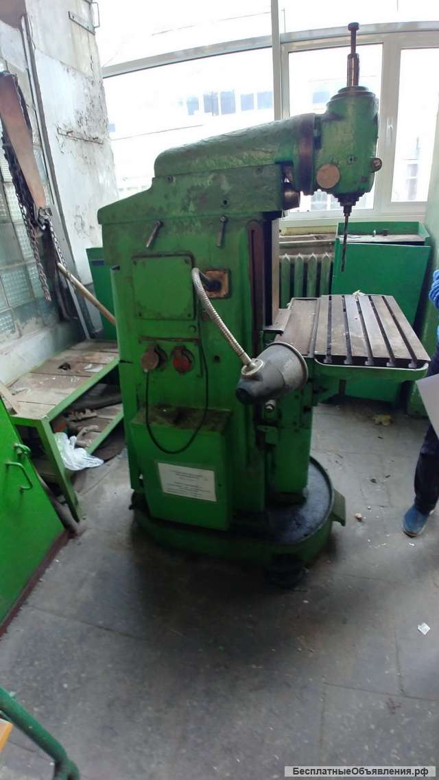 Станок вертикально-фрезерный FN22