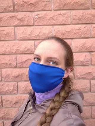 Трехслойная защитная маска с карманом для фильтра и фильтром