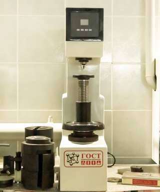 Твердомеры по методу Роквелла, Бринелля, Виккерса