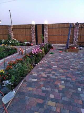 Укладка тротуарнай плитки