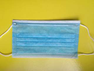 Медицинская маска (3 слоя, плотная)