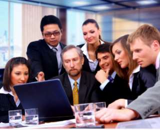 Специалист с опытом креативного директора для управления персоналом