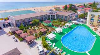 Отдых в Крыму в семейном отеле "Ле-Ди" на берегу моря