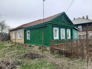 Дом с земельным участком