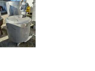 Емкость нержавеющая, объем — 0,28 куб. м., мешалка