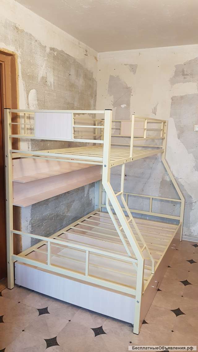 2х ярусная кровать из металлического каркаса Б/У