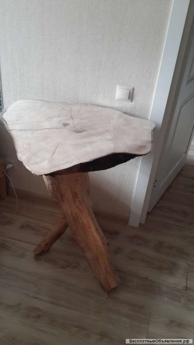 Деревянный стол