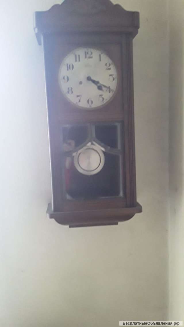 Люстра и часы