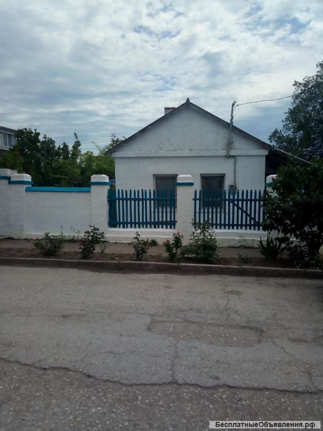 Дом с земельным участком