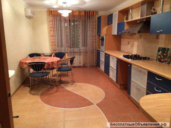 3-комнатная квартира на Аделя Кутуя 46