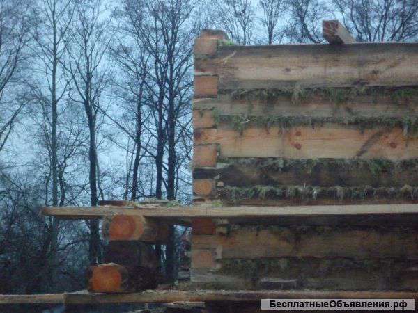 Деревянные срубы домов и бань