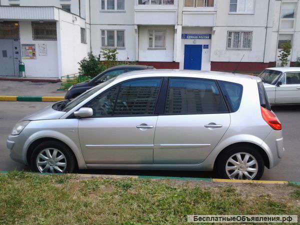 Авто рено сценик2