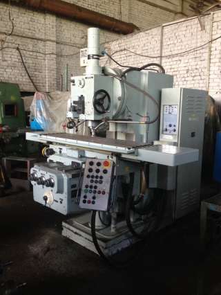 Станок вертикально-фрезерный FSS 450R