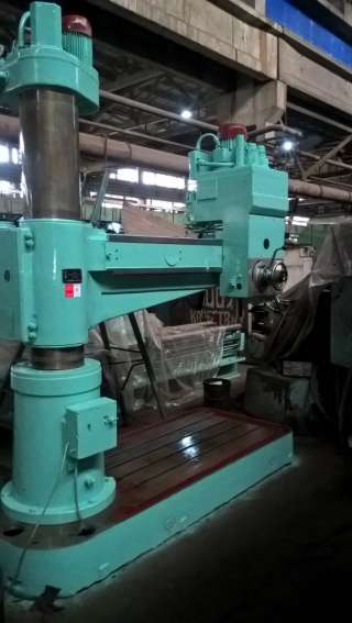 Радиально-сверлильный станок 2М55