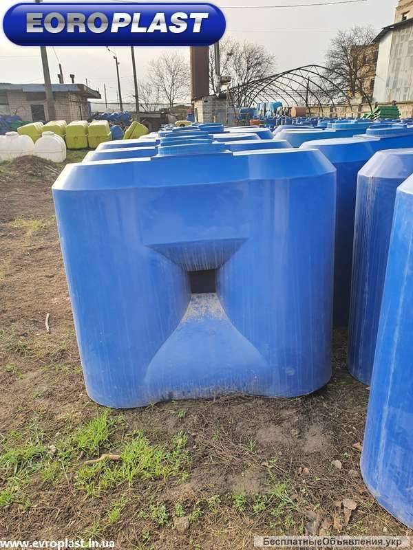 Плоские квадратные баки для хранения воды