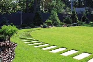 Укладка рулонного газона