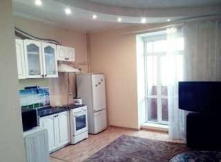 Сдаю 2 к.кв. пр. Космонавтов 8/14кирп. 52м. ремонт, мебель, бытовая техника, кухня-гостинная 23м+ сп