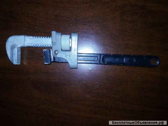 Ключ трубный разводной времен СССР