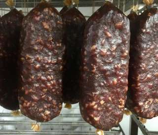 Сыровяленые колбасы, мясные деликатесы