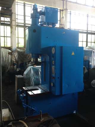 Пресс гидравлический одностоечный П6324Б