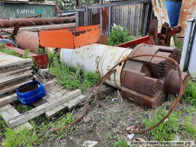 Пневмоударник TD800 с коронкой и амортизатором