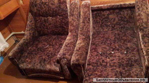 2 раскладывающихся кресла