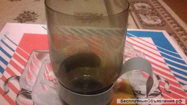 12 стаканов с подстаканниками