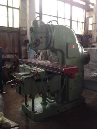 Вертикально-фрезерный станок