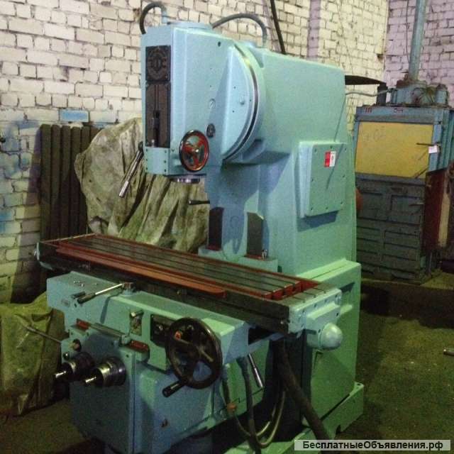 Вертикально-фрезерный станок 6Р12