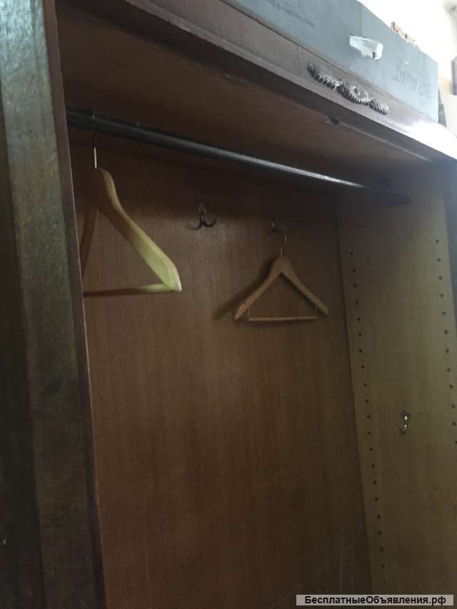 Вешалка для одежды со штангой и крючками. ТОРГ.