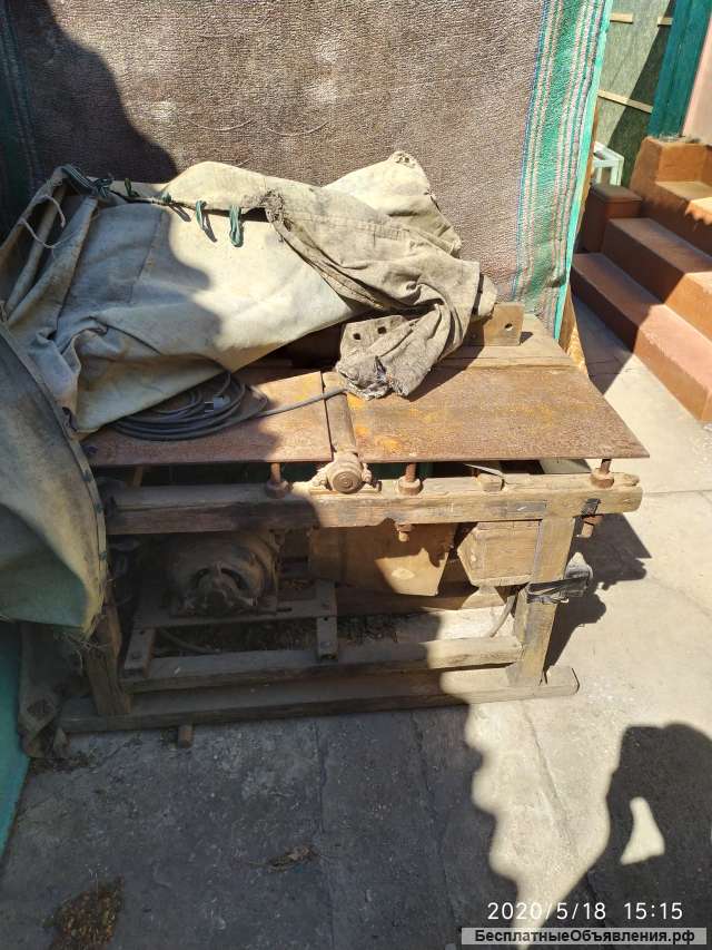 Деревообрабатывающий станок